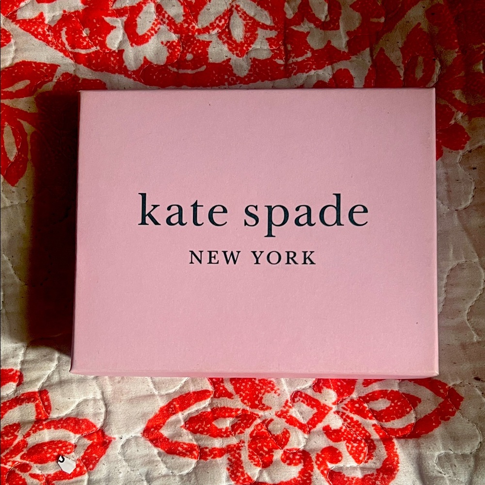 BNWOT Kate Spade Patterson Drive, black L-zip Bifold Wallet - snap closure
